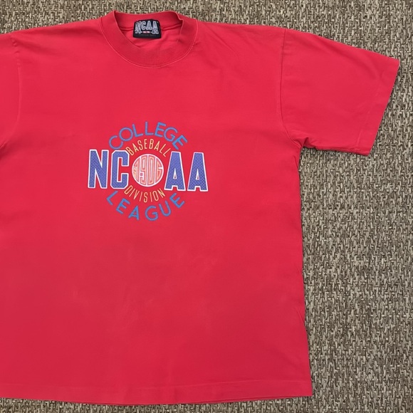 Vintage NCAA College League Baseball Division Tshirt - Picture 5 of 8